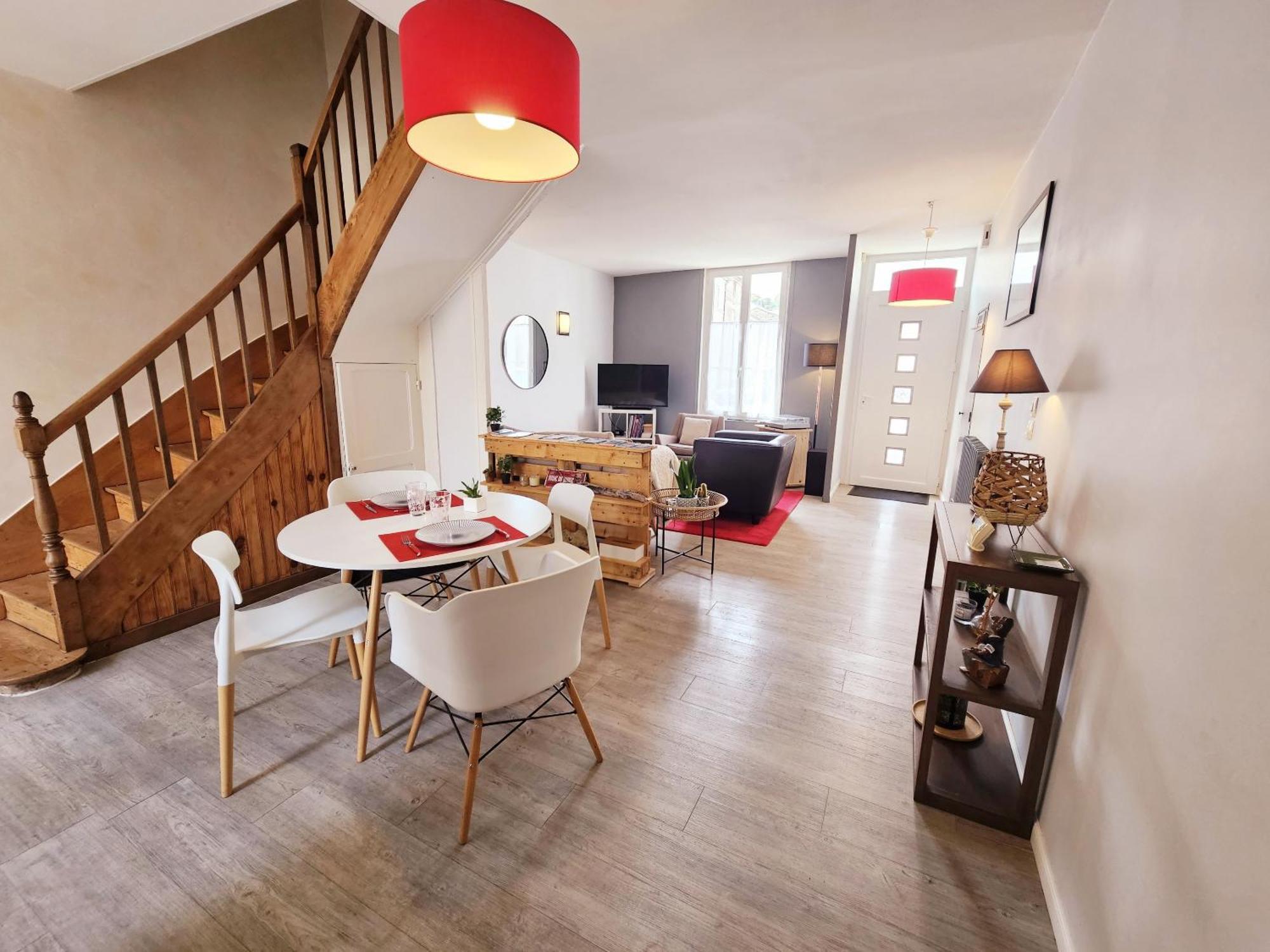 Maison de ville confortable avec cour interieure Angoulême Extérieur photo