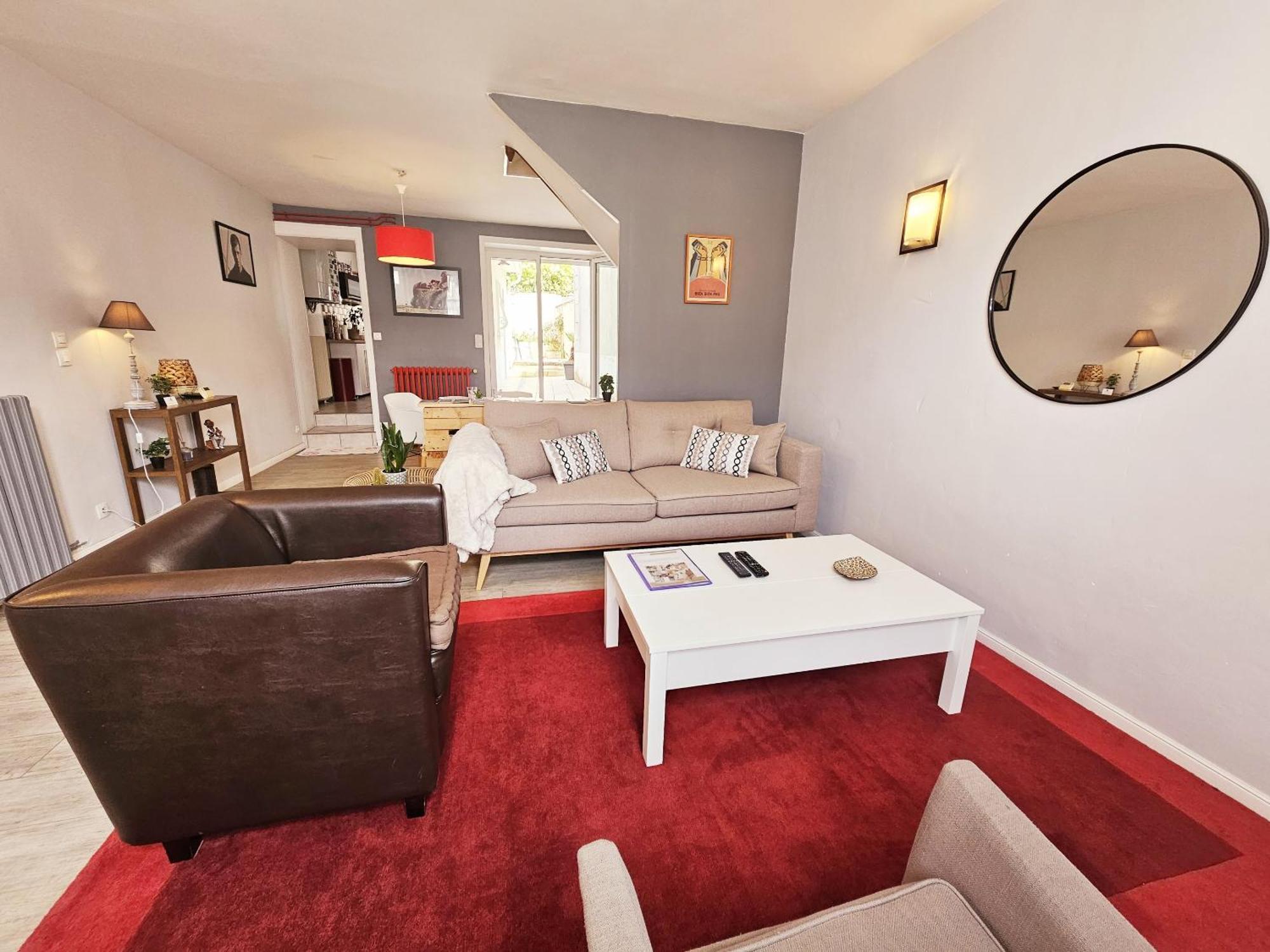 Maison de ville confortable avec cour interieure Angoulême Extérieur photo